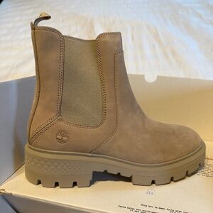 Timberland Women’s Ankle Boots Size 9 | Platform Lug Sole | Taupe Suede | NWT